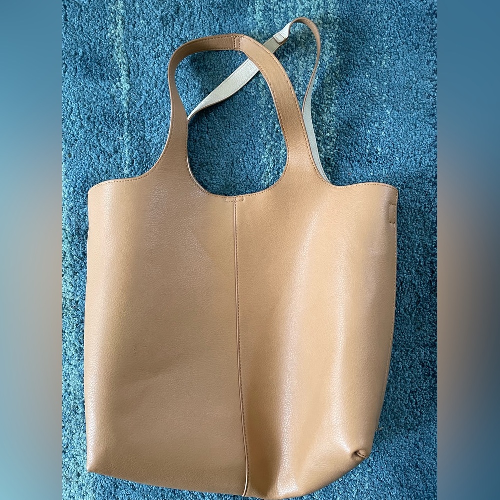 Tan tote purse